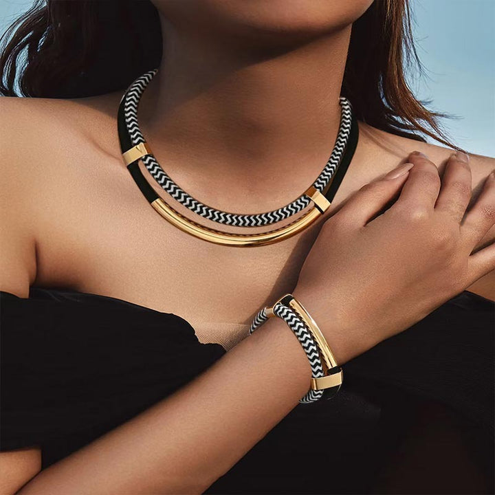 Sorin Necklace Set