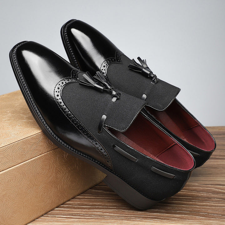 Black shoes with a mix of glossy leather and matte textured fabric, finished with black stitching. (photo 5)