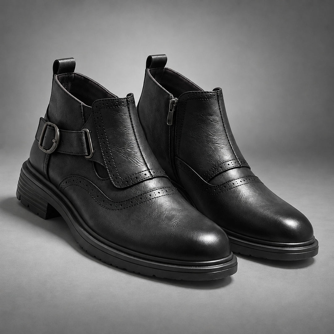 Boot in smooth black leather with black sole and a gunmetal buckle.